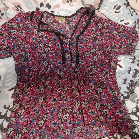 Cute Floral See-through top - Picture 1 of 2